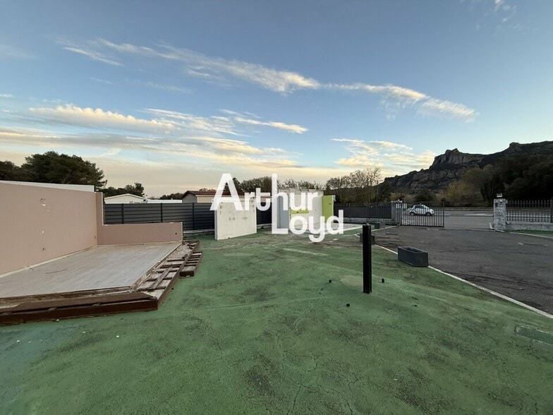 2531 Route De Frejus, Le Muy à louer - Photo de l’immeuble – Image 2 sur 5