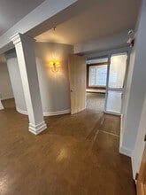 620 12 Ave SW, Calgary, AB à louer Photo intérieure– Image 2 sur 33