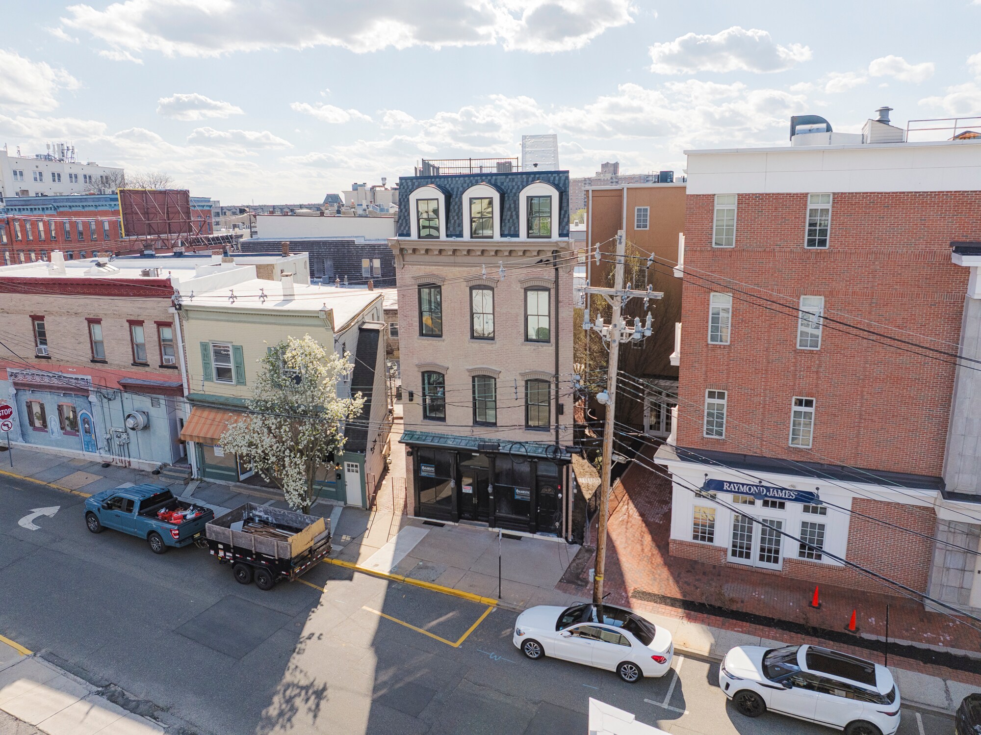 9 Wharf Ave, Red Bank, NJ à louer Photo principale– Image 1 sur 3