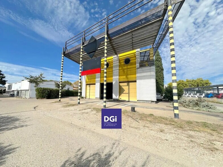 Local d’activités dans Nîmes à louer - Photo de l’immeuble – Image 1 sur 7