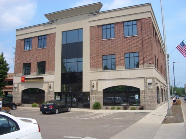 1265 Main St, Stevens Point, WI à louer - Photo de l’immeuble – Image 2 sur 20