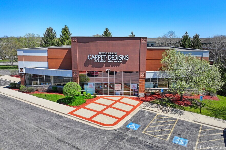 195 N Milwaukee Ave, Vernon Hills, IL à vendre - Photo de l’immeuble – Image 2 sur 48