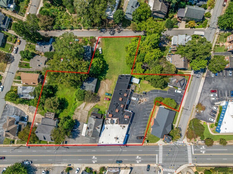 210 Merrimon Ave, Asheville, NC à vendre - Photo de l’immeuble – Image 2 sur 43