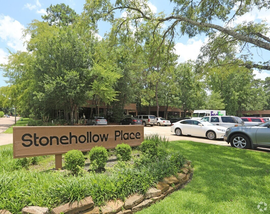 1406 Stonehollow Dr, Kingwood, TX à louer Photo principale– Image 1 sur 6
