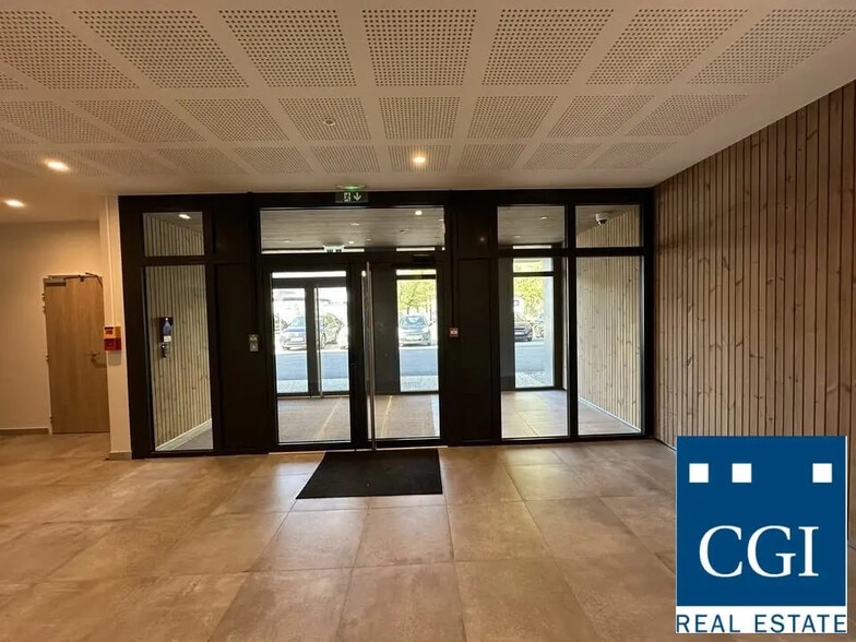 Bureau dans Grenoble à vendre - Hall d’entrée – Image 3 sur 16