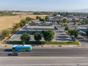 950 Bear Mountain Blvd, Arvin, CA à louer Photo intérieure– Image 2 sur 13