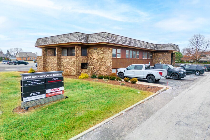 1600 Kingsway Ct, Trenton, MI à vendre - Photo de l’immeuble – Image 1 sur 9