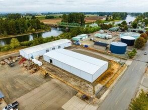 810 S 2nd St, Harrisburg, OR à vendre Photo intérieure– Image 2 sur 24