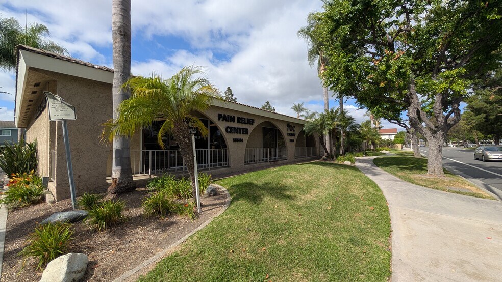 13326 South St, Cerritos, CA à louer - Photo de l’immeuble – Image 3 sur 8