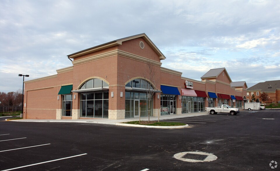 Minnieville & Caton Hill Rd, Woodbridge, VA à louer - Photo principale – Image 1 sur 6