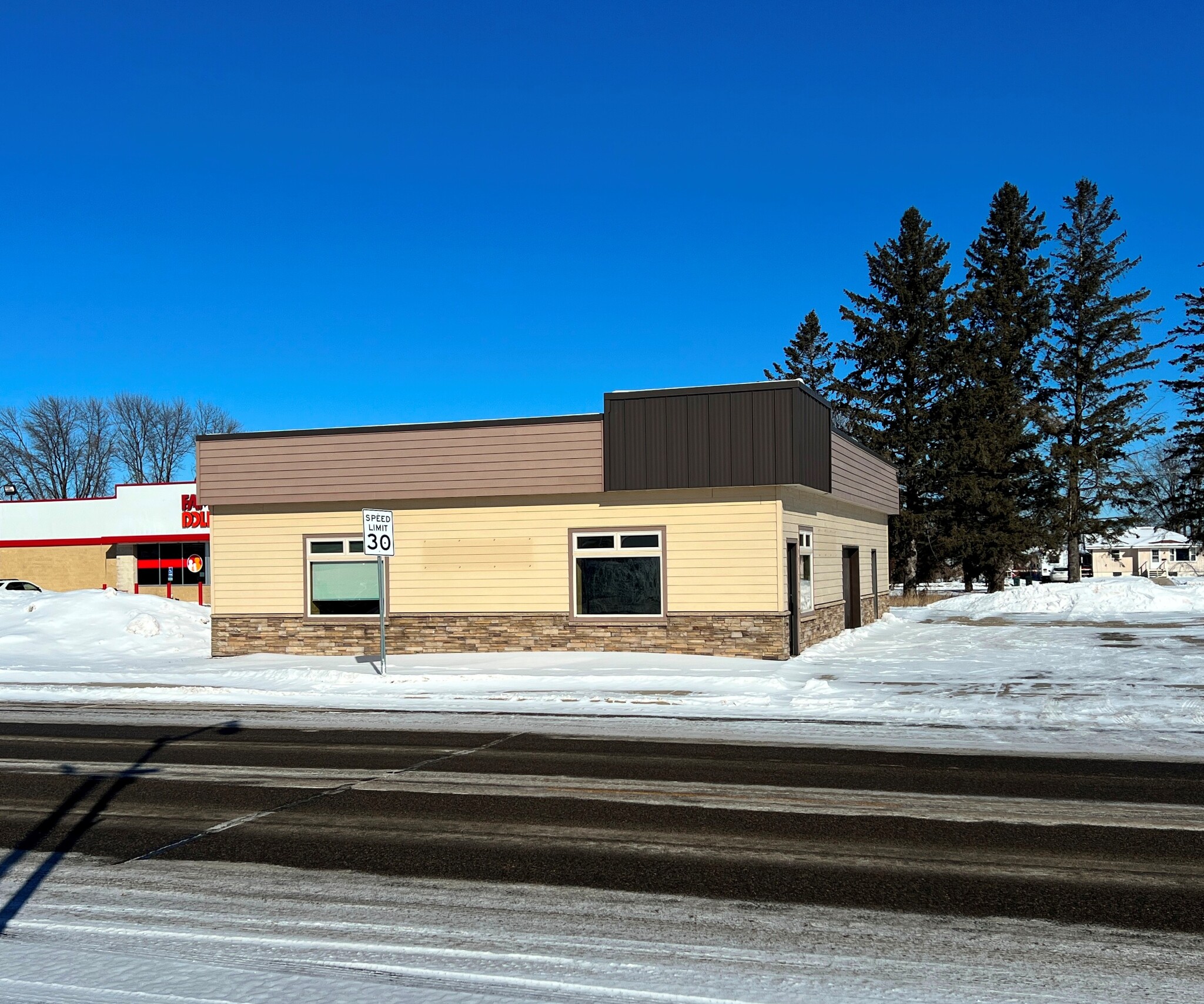 101 2nd Ave NW ave, Staples, MN à louer Photo de l’immeuble– Image 1 sur 9