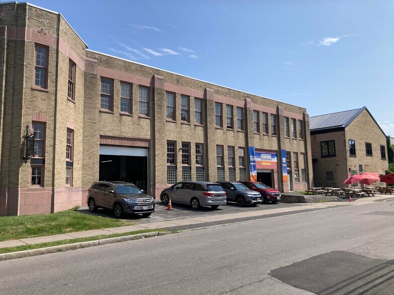 112 Wilkinson St, Syracuse, NY à vendre - Photo de l’immeuble – Image 2 sur 8