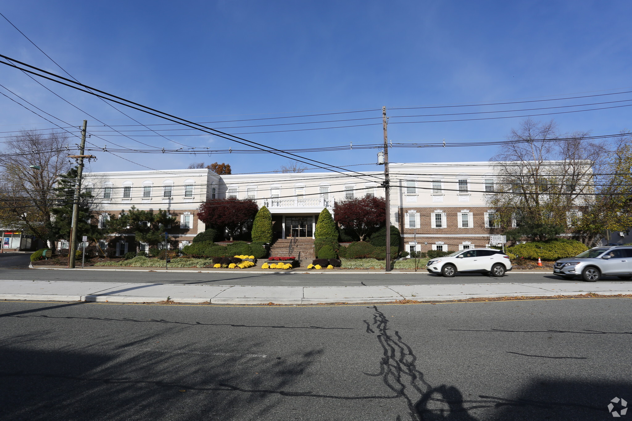349 E Northfield Rd, Livingston, NJ à louer Photo principale– Image 1 sur 10