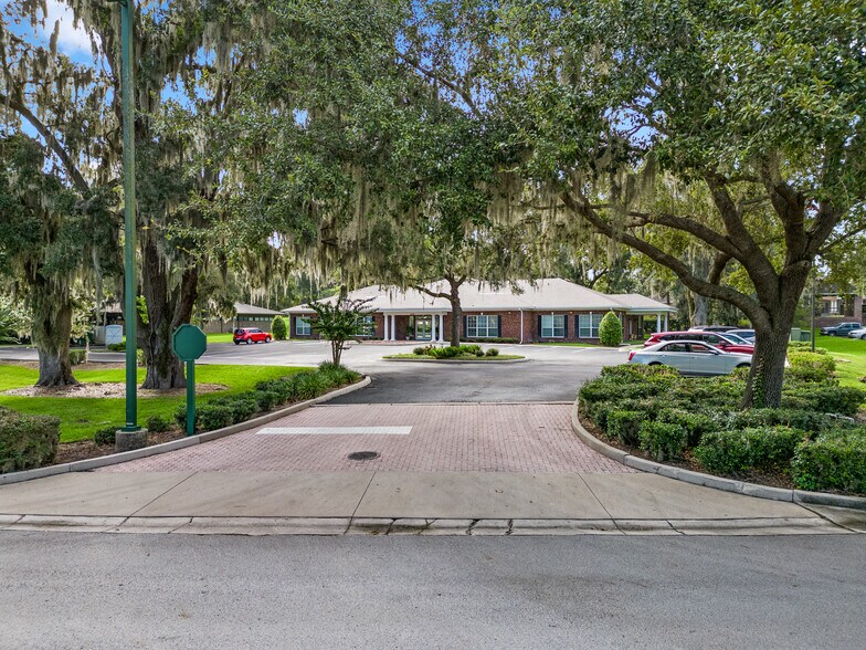 3220 SW 33rd Rd, Ocala, FL à louer - Photo de l’immeuble – Image 1 sur 21