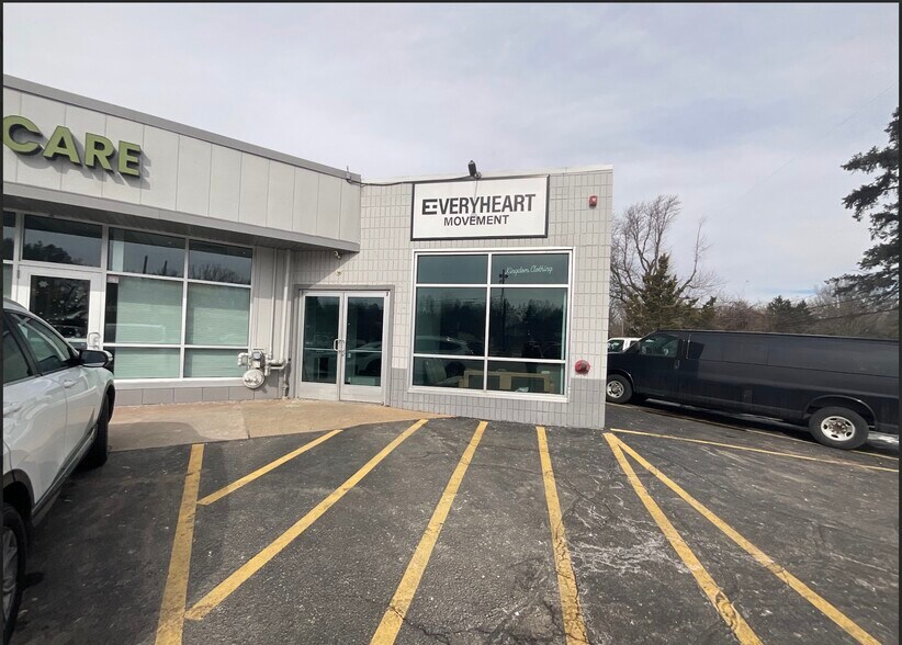 2807 Lake Michigan Dr NW, Grand Rapids, MI à louer - Photo de l’immeuble – Image 3 sur 52
