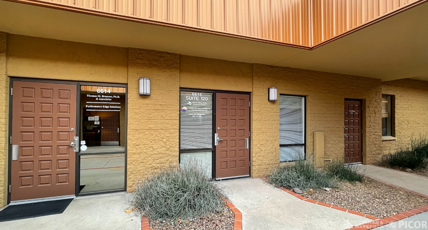 6628 E Carondelet Dr, Tucson, AZ 85710 - Lot 120 -  - Photo intérieure - Image 1 of 5