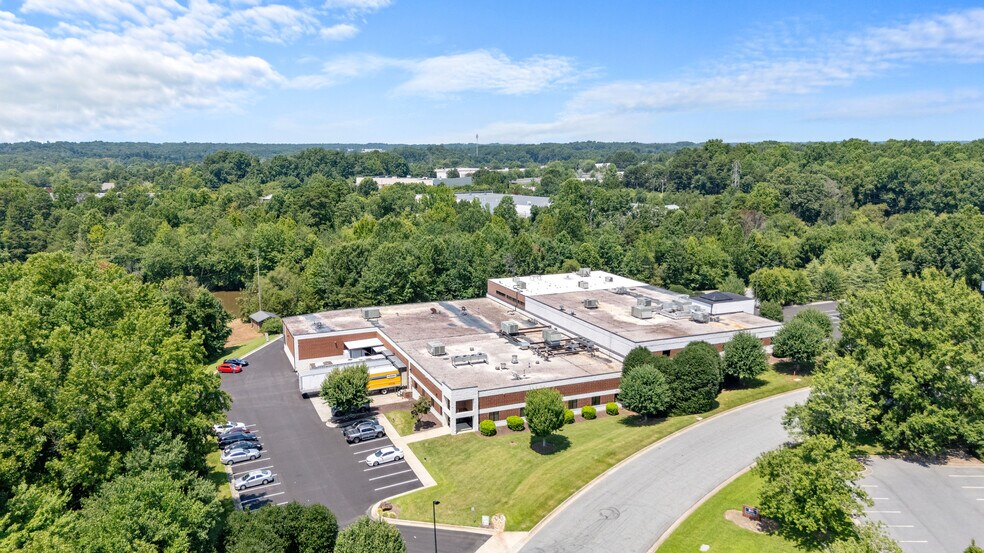 4301 Waterleaf Ct, Greensboro, NC à vendre - Aérien – Image 3 sur 6