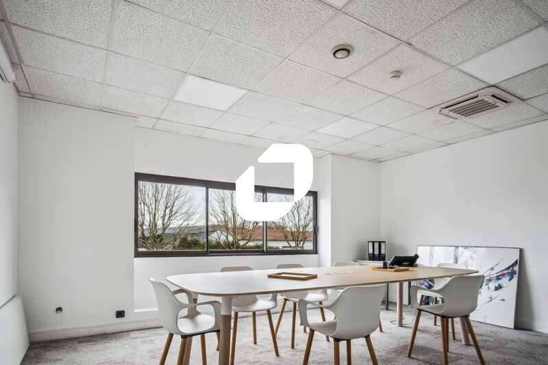 Local d’activités dans Saint-Soupplets à louer - Photo intérieure – Image 1 sur 13