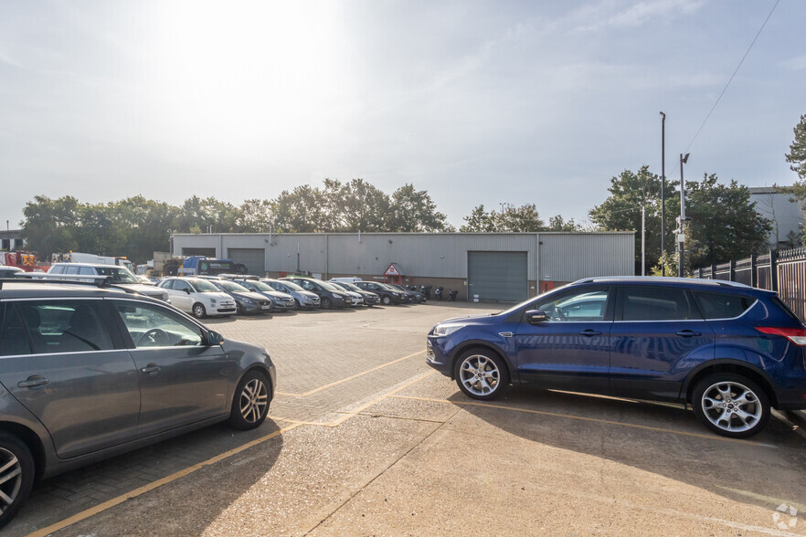 2 Ernest Gage Av, Norwich à vendre - Photo principale – Image 1 sur 1