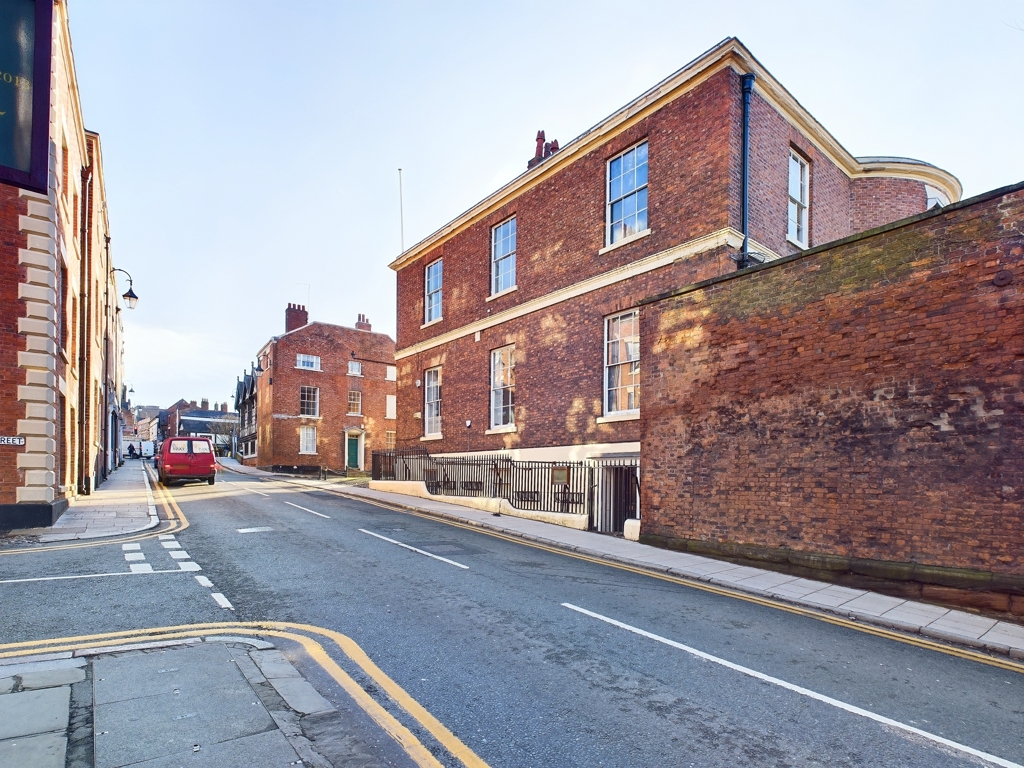 85 Lower Watergate St, Chester à louer Photo de l’immeuble– Image 1 sur 9