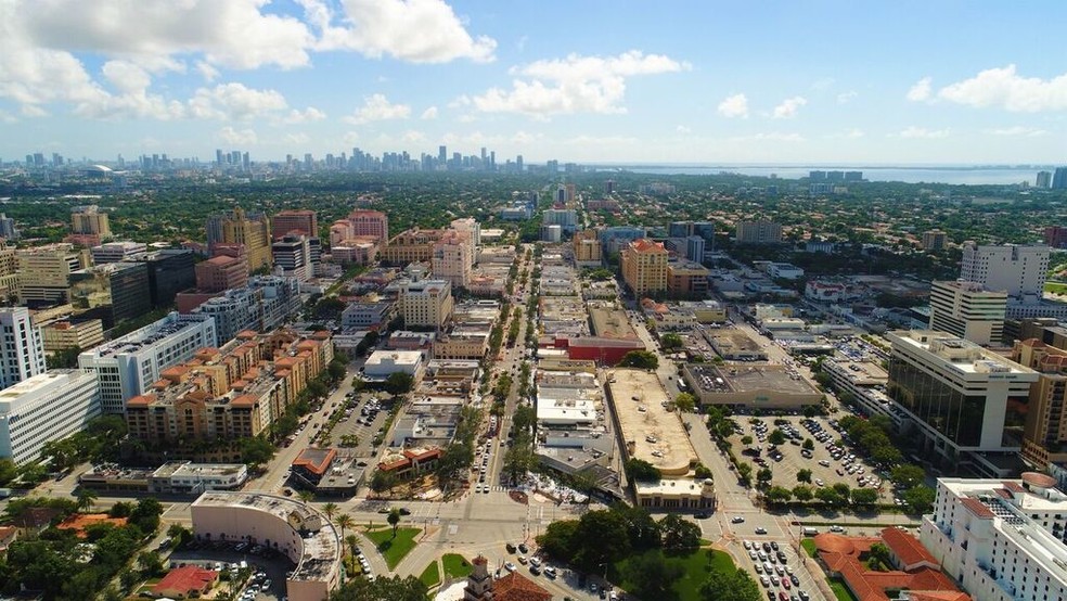 374-384 Miracle Mile, Coral Gables, FL à louer - Photo principale – Image 1 sur 12