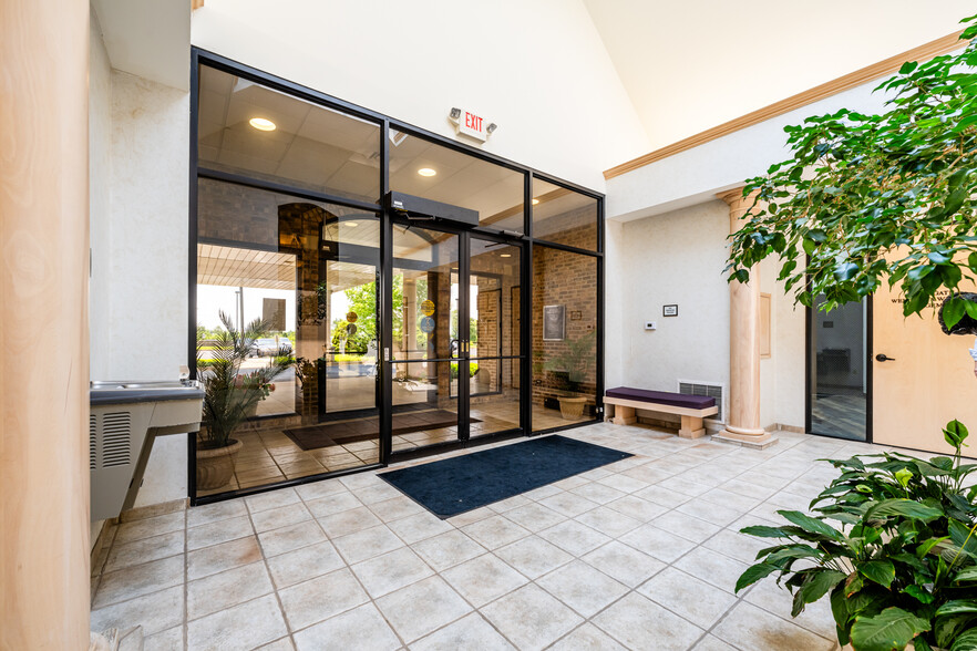 3901 Stonegate Park, Saint Joseph, MI à louer - Photo de l’immeuble – Image 2 sur 12