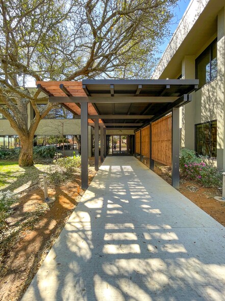 3901 Manhattan Dr, Tyler, TX à louer - Photo de l’immeuble – Image 1 sur 6
