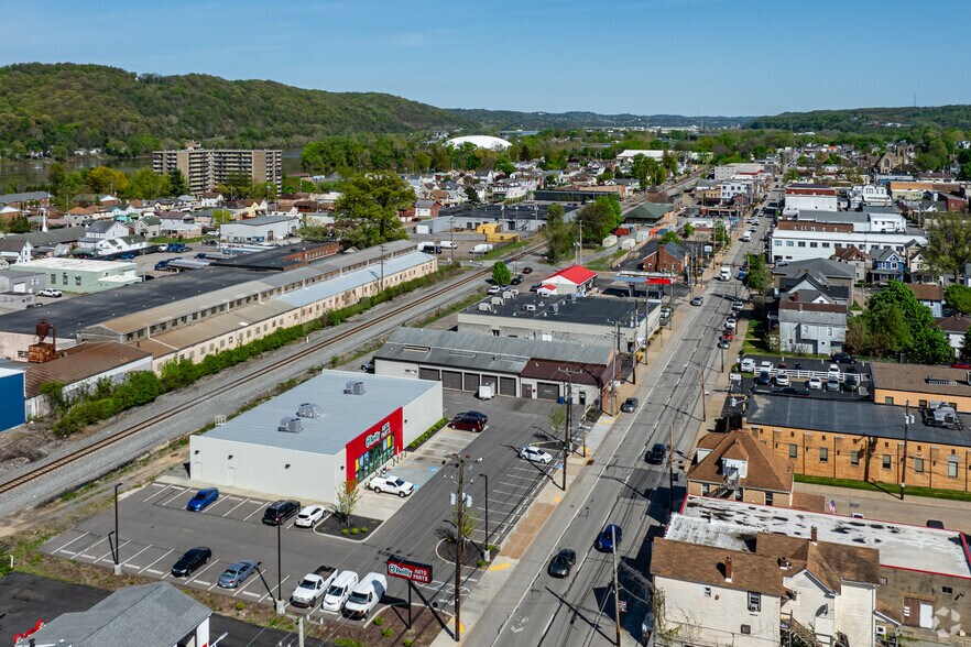 845 4th Ave, Coraopolis, PA à vendre - Aérien – Image 2 sur 5