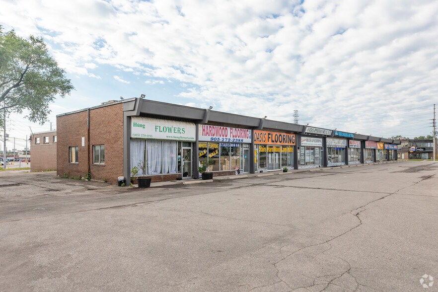 1846-1872 Dundas St E, Mississauga, ON à louer - Photo principale – Image 1 sur 3