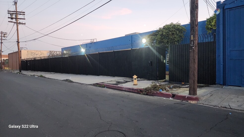 3520-3540 Emery St, Los Angeles, CA à louer - Photo de l’immeuble – Image 1 sur 7