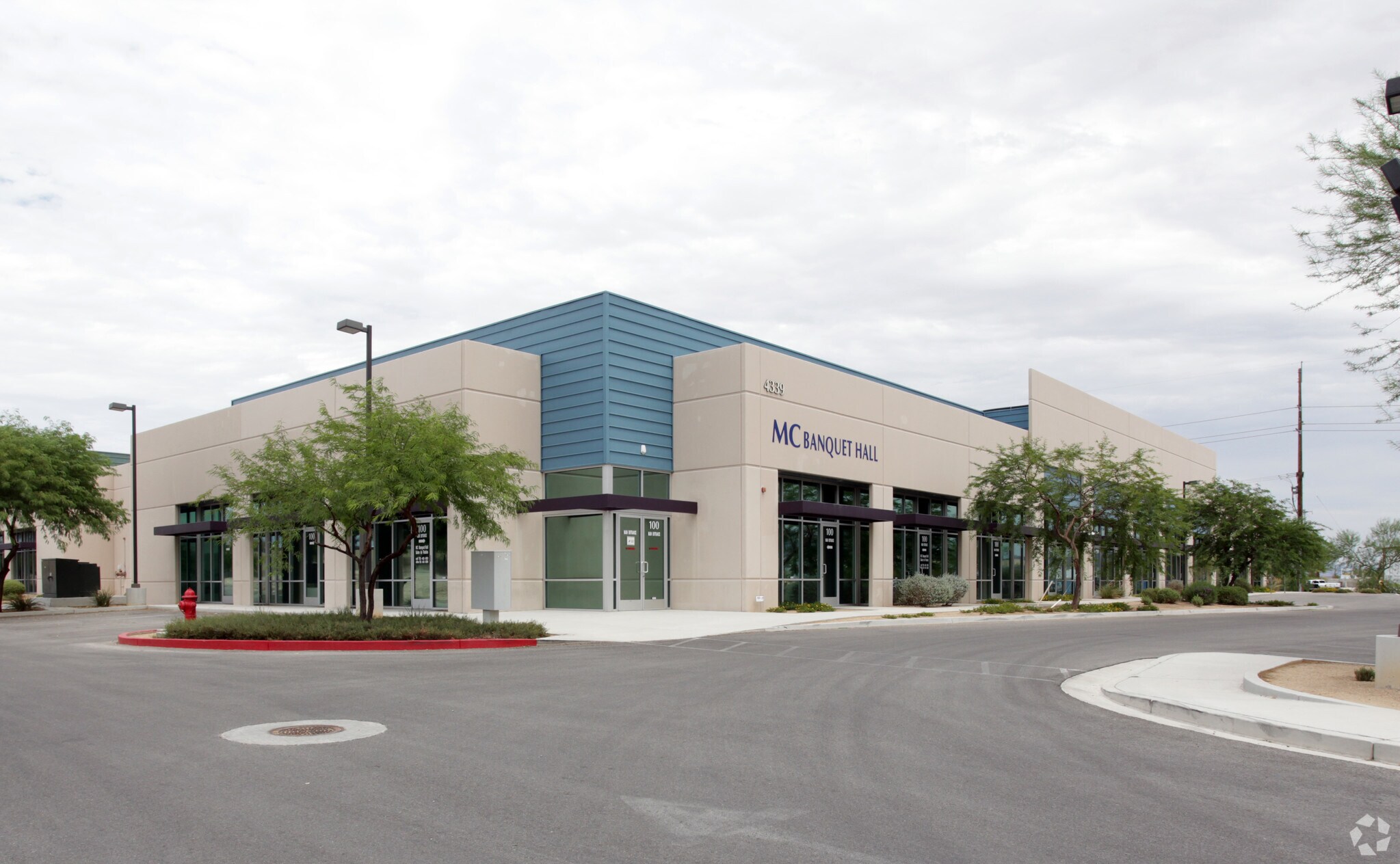 4339 N Corporate Center Dr, North Las Vegas, NV à louer Photo principale– Image 1 sur 8