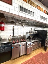 4201 7th Ave, Brooklyn, NY à louer Photo intérieure– Image 2 sur 14