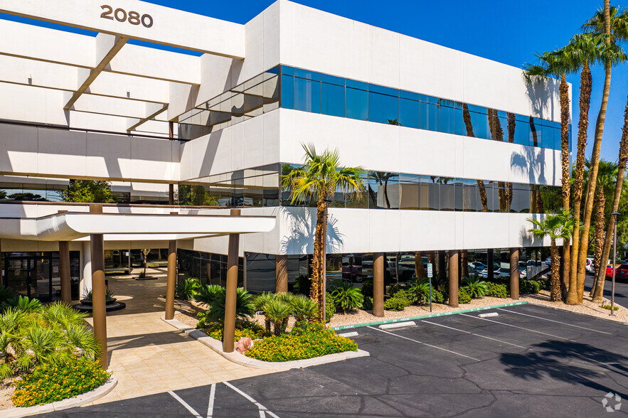 2080 E Flamingo Rd, Las Vegas, NV à vendre - Photo de l’immeuble – Image 3 sur 12