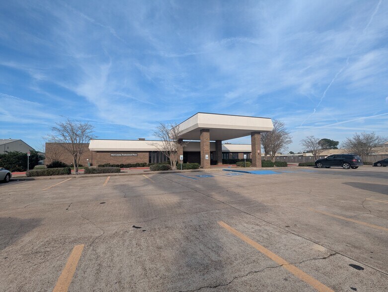 1323 S 27th St, Nederland, TX à vendre - Photo de l’immeuble – Image 2 sur 31