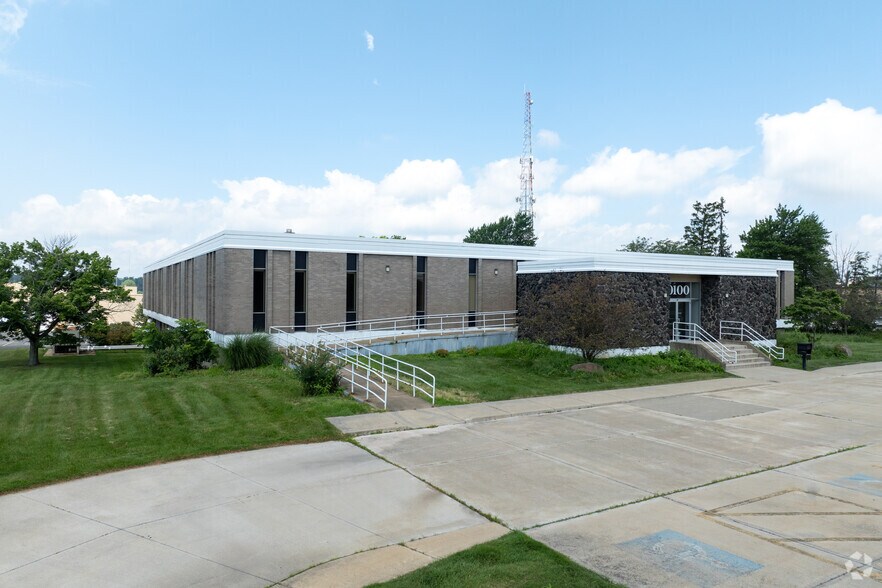 10100 Brecksville Rd, Brecksville, OH à louer - Photo de l’immeuble – Image 2 sur 5