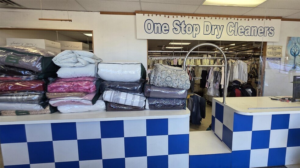 15254-15260 Middlebelt Rd, Livonia, MI à vendre - Photo de l’immeuble – Image 3 sur 8