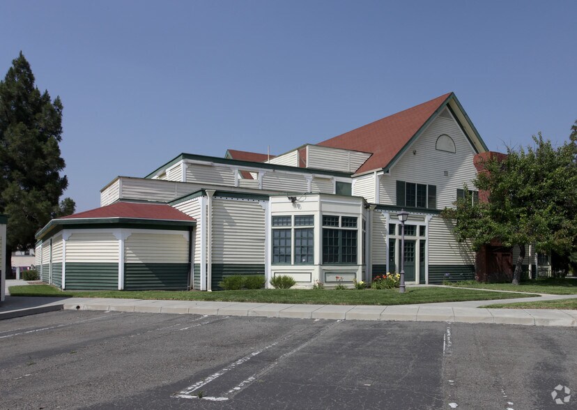 3630 Park Sierra Dr, Riverside, CA à louer - Photo de l’immeuble – Image 3 sur 5