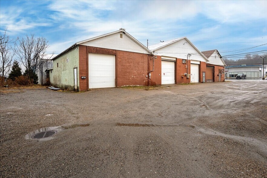 2600 Duss Ave, Ambridge, PA à vendre - Photo de l’immeuble – Image 2 sur 5