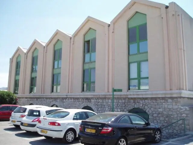 Plus de détails pour Local d'activités à louer