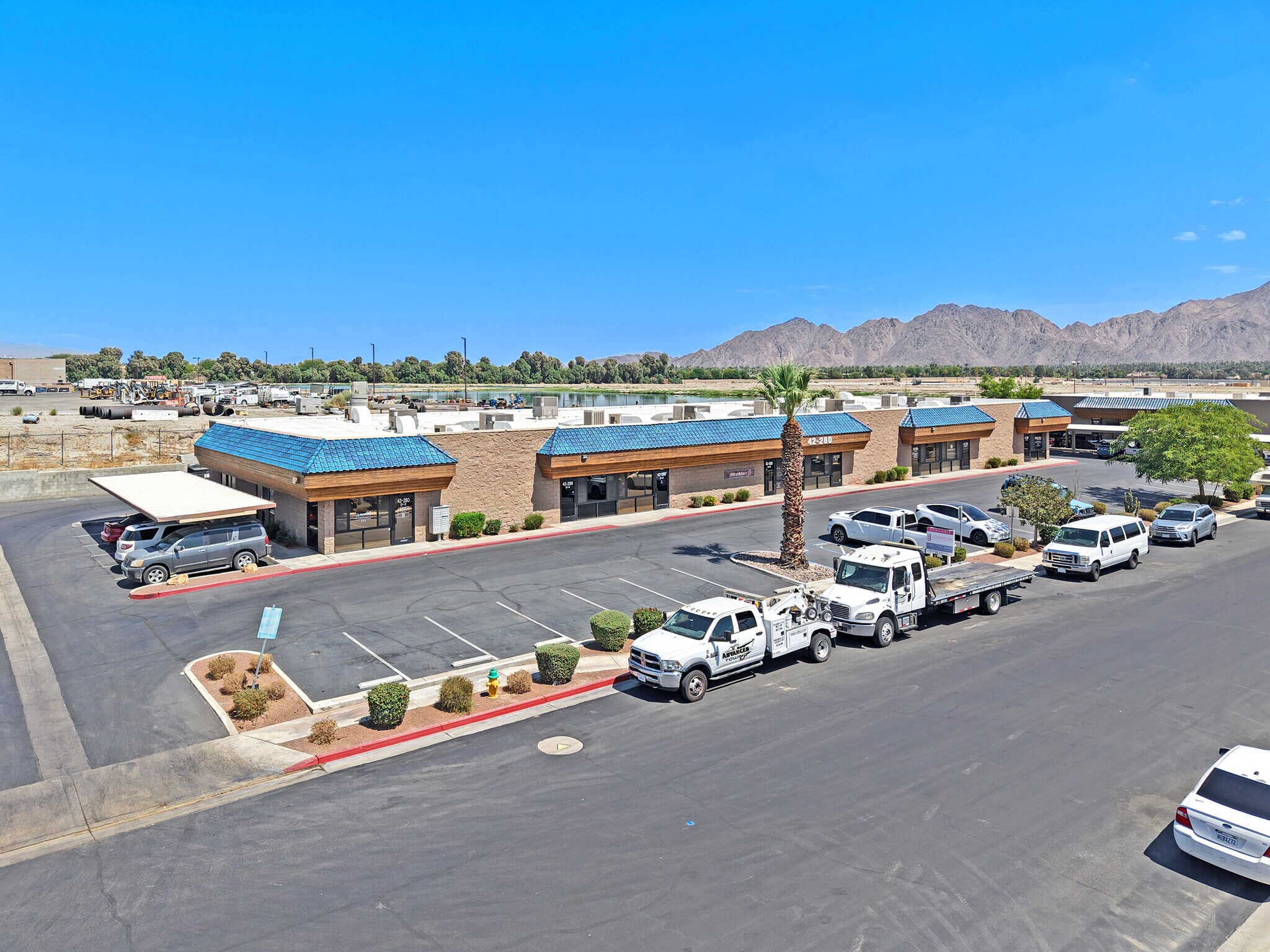 42280 Beacon Hl, Palm Desert, CA à louer Photo de l’immeuble– Image 1 sur 2