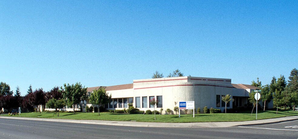 1450 Halyard Dr, West Sacramento, CA à louer - Photo de l’immeuble – Image 2 sur 7