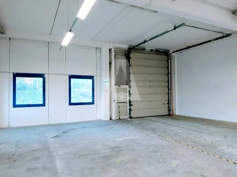 Local d’activités dans Villebon-sur-Yvette à louer - Photo intérieure – Image 2 sur 9