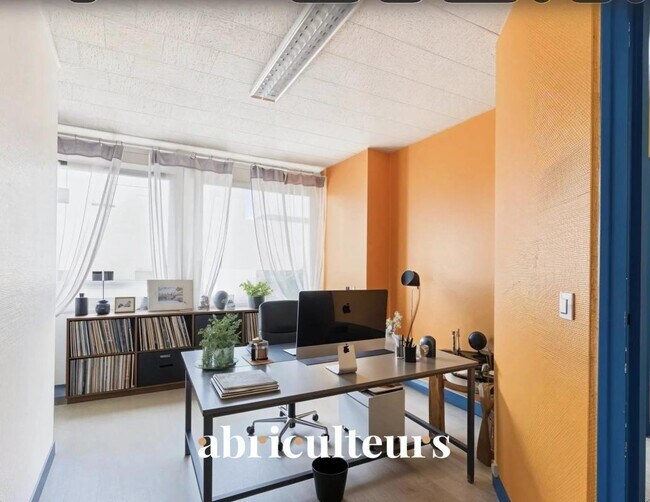 Plus de détails pour Bureau à vendre