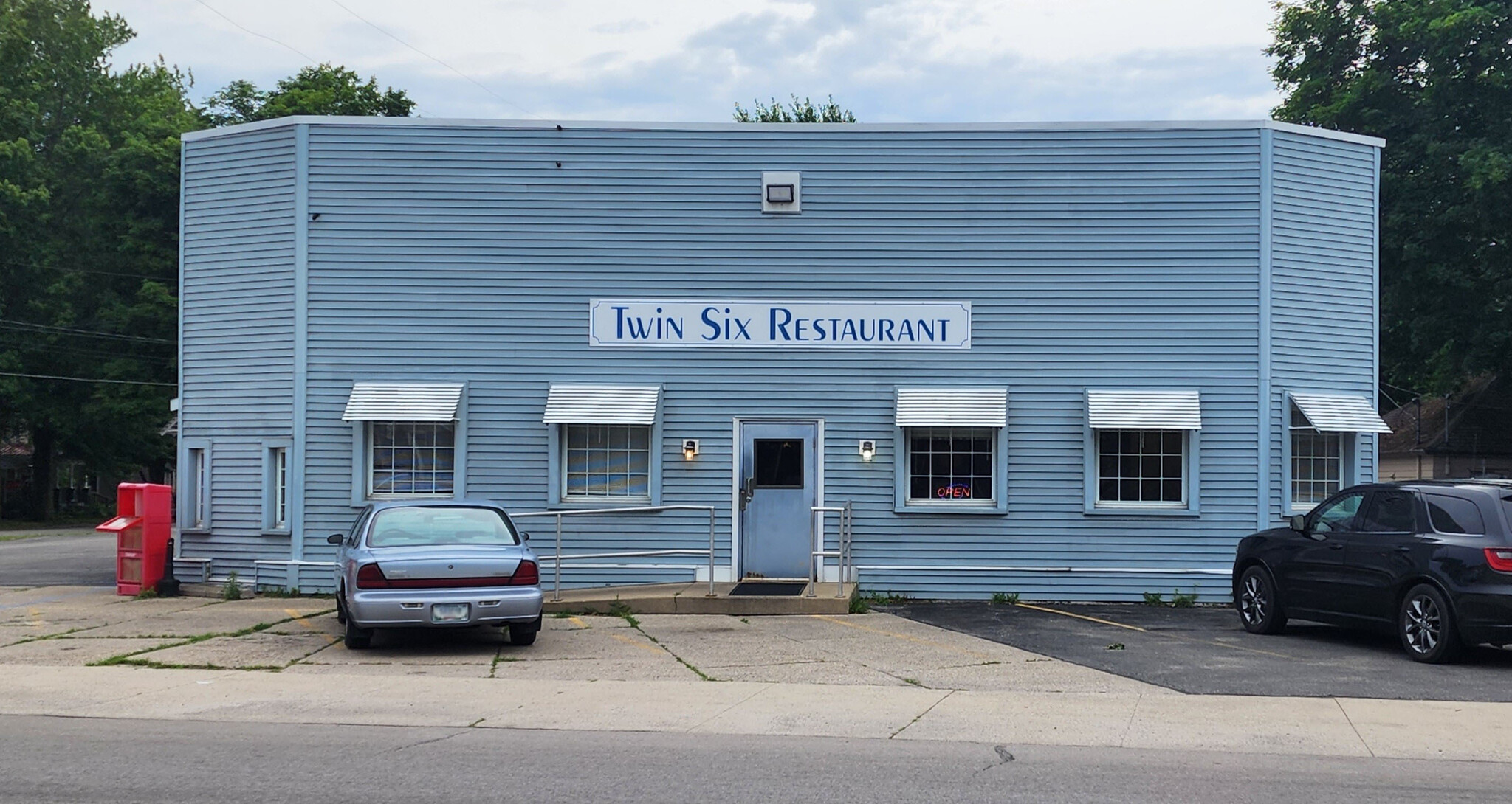 101 S Main St, Wolcottville, IN à vendre Photo de l’immeuble– Image 1 sur 8