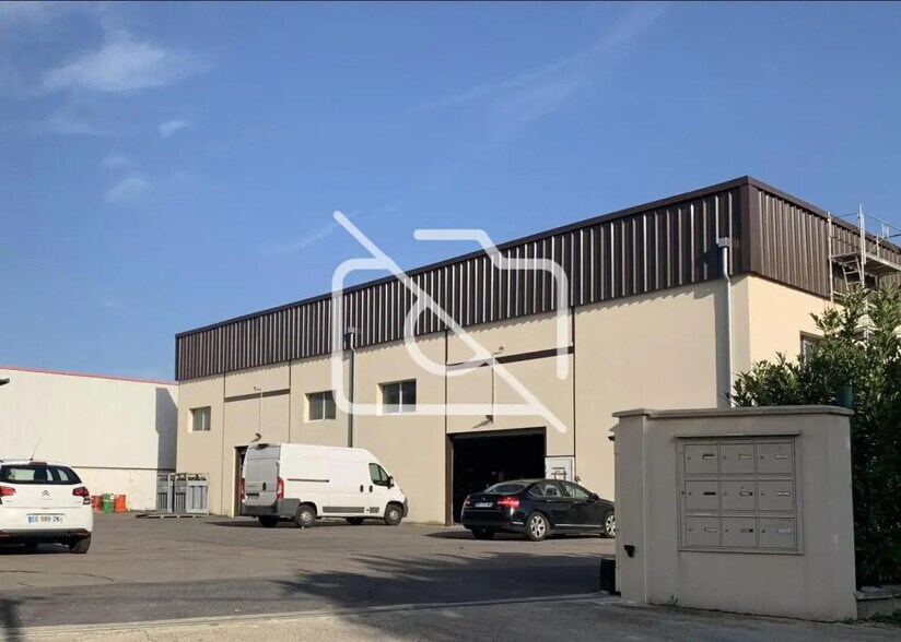 Local d'activités dans Morsang-sur-Orge à vendre - Photo de l’immeuble – Image 2 sur 3
