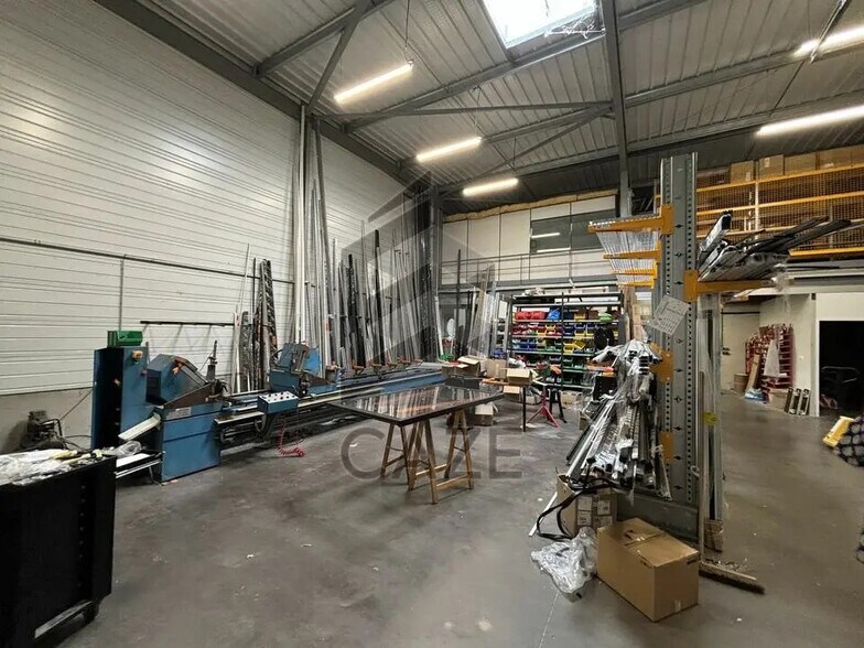 Bureau dans Floirac à louer - Photo de l’immeuble – Image 2 sur 6