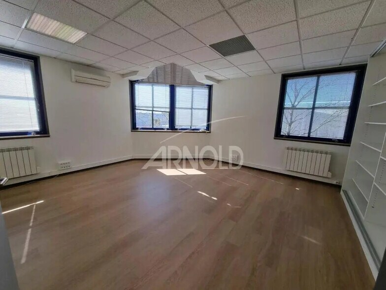 Bureau dans Sautron à louer - Photo de l’immeuble – Image 2 sur 12