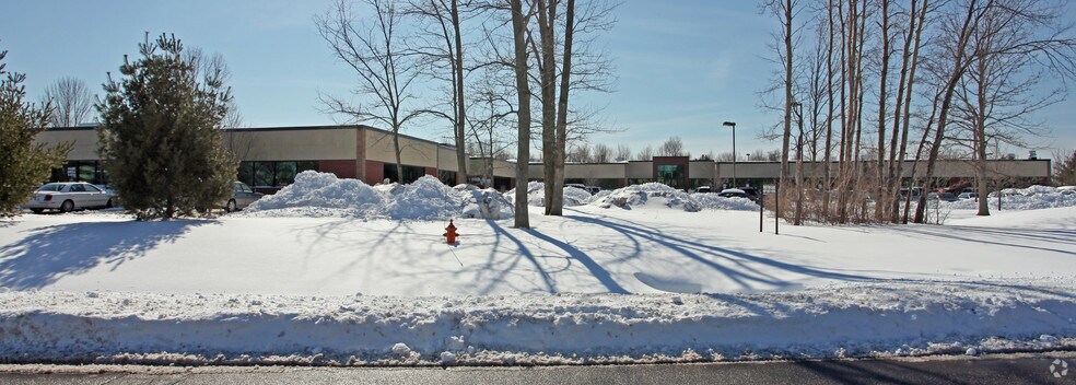 35 Thornwood Dr, Ithaca, NY à louer - Photo de l’immeuble – Image 2 sur 3