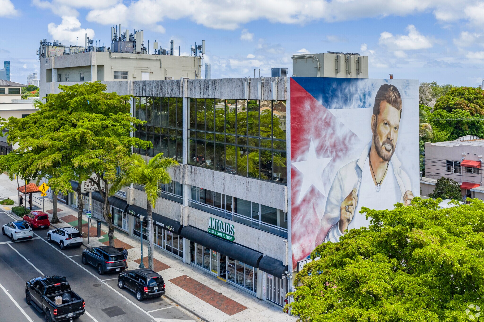 1850 SW 8th St, Miami, FL à louer Photo principale– Image 1 sur 8