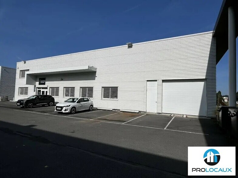 Local d’activités dans Compiègne à louer - Photo de l’immeuble – Image 2 sur 12